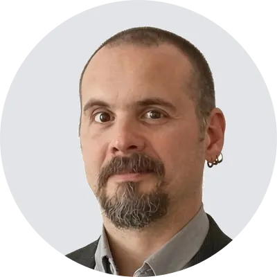Portrét: Oszkár Roginer-Hofmeister, Ph.D., Ph.D., MA